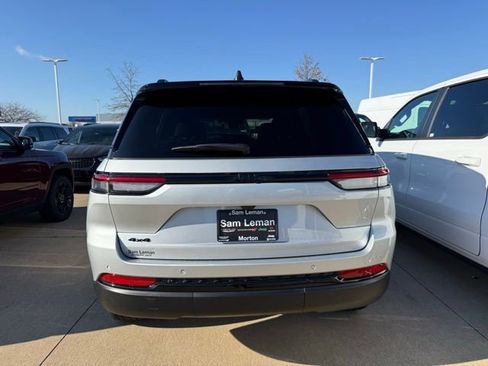 New 2025 Jeep Grand Cherokee Limited image 11