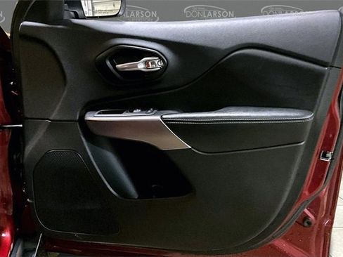 Used 2021 Jeep Cherokee Latitude Lux w/ Comfort/Convenience Group image 12