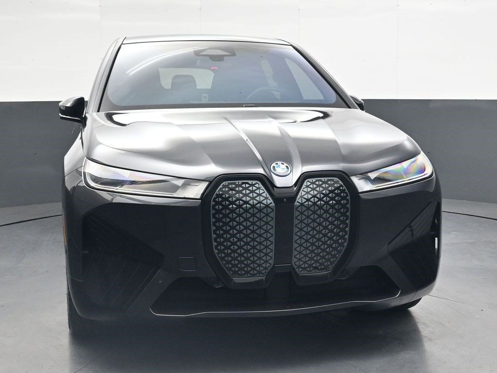 Used 2024 BMW iX xDrive50 w/ Premium Package AWD/4WD image 9