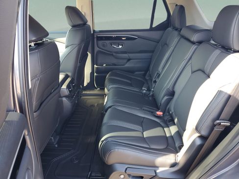 New 2025 Honda Pilot EX-L image 10
