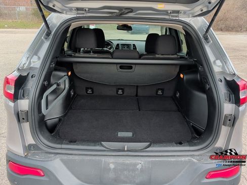 Used 2017 Jeep Cherokee Sport w/ Safety Group image 10