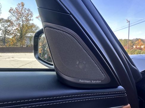 Used 2018 BMW 750i xDrive image 23