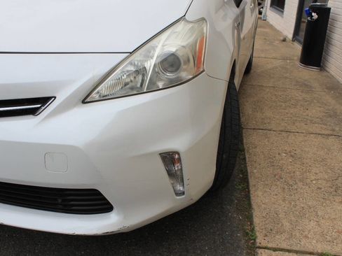 Used 2013 Toyota Prius V Two FWD image 3