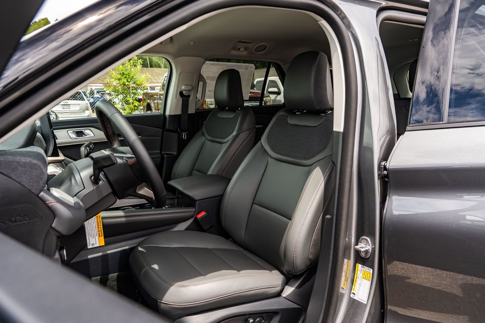 New 2026 Ford Explorer Active w/ Active Comfort Package RWD image 16