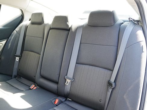 Used 2024 Nissan Altima 2.5 SV image 12