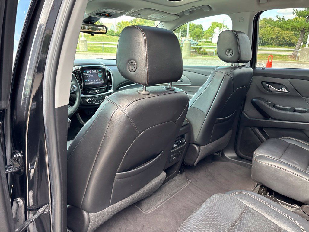 Used 2018 Chevrolet Traverse Premier w/ Redline Edition AWD/4WD image 13