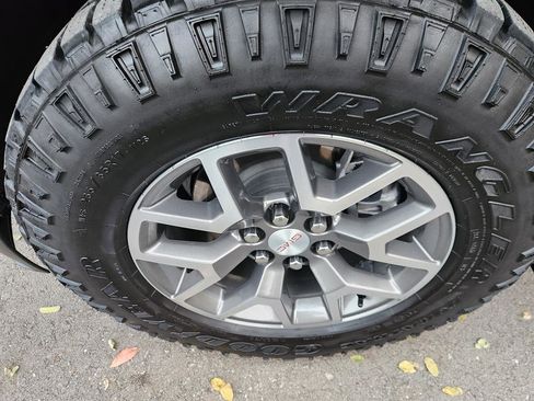 Used 2021 GMC Canyon AT4 w/ Driver Alert Package image 9