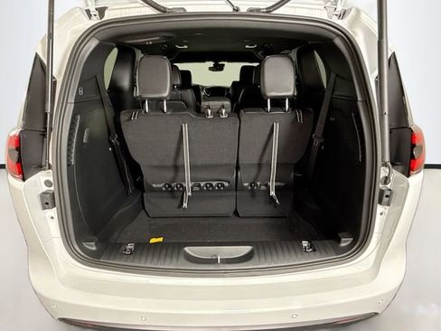 New 2026 Chrysler Pacifica Select image 24