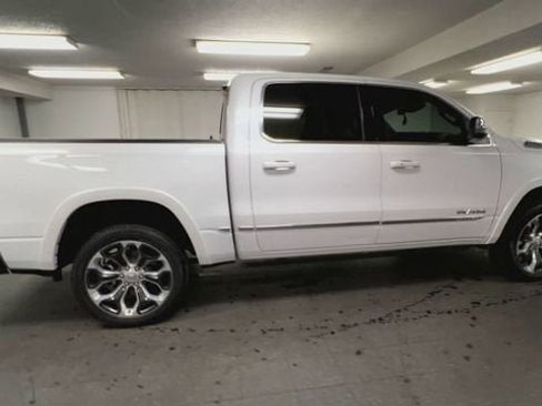 Used 2024 RAM 1500 Limited AWD/4WD image 9