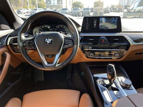 Used 2018 BMW 530i xDrive w/ Premium Package image 13