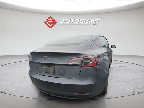 Used 2023 Tesla Model 3 Standard Range image 4