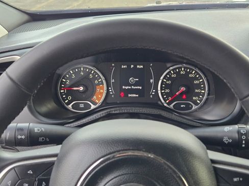 Used 2020 Jeep Renegade Latitude image 29