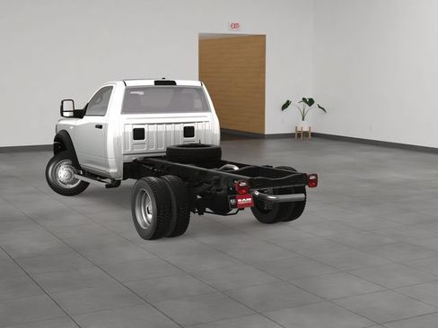 New 2023 RAM 5500 Tradesman AWD/4WD image 4