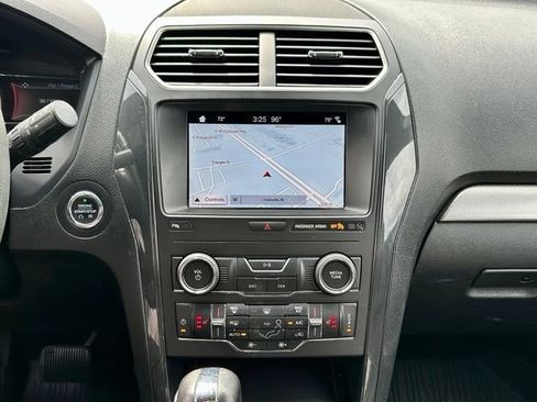 Used 2019 Ford Explorer XLT w/ Equipment Group 202A FWD image 25