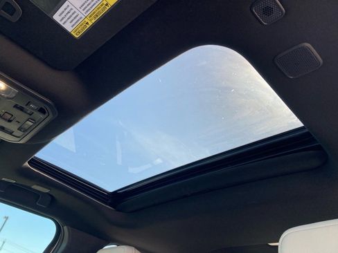 Used 2024 Toyota Tacoma Limited w/ Limited Package (LT) image 12