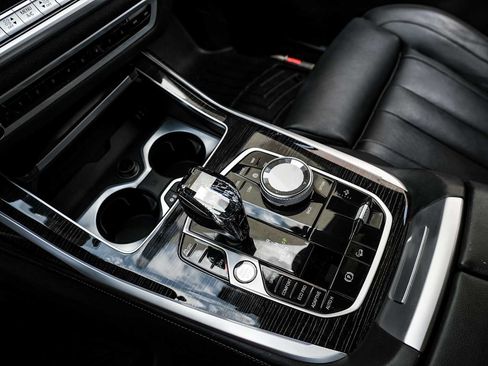 Used 2022 BMW X7 M50i w/ Executive Package AWD/4WD image 24
