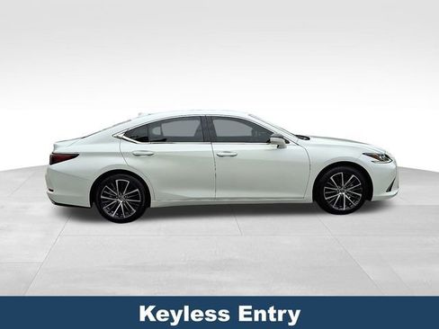 Used 2024 Lexus ES 350 w/ Premium Package image 9