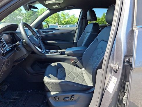 Used 2024 Volkswagen Atlas Cross Sport SE AWD/4WD image 13