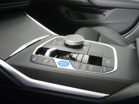 New 2026 BMW i4 eDrive40 w/ Premium Package RWD image 23