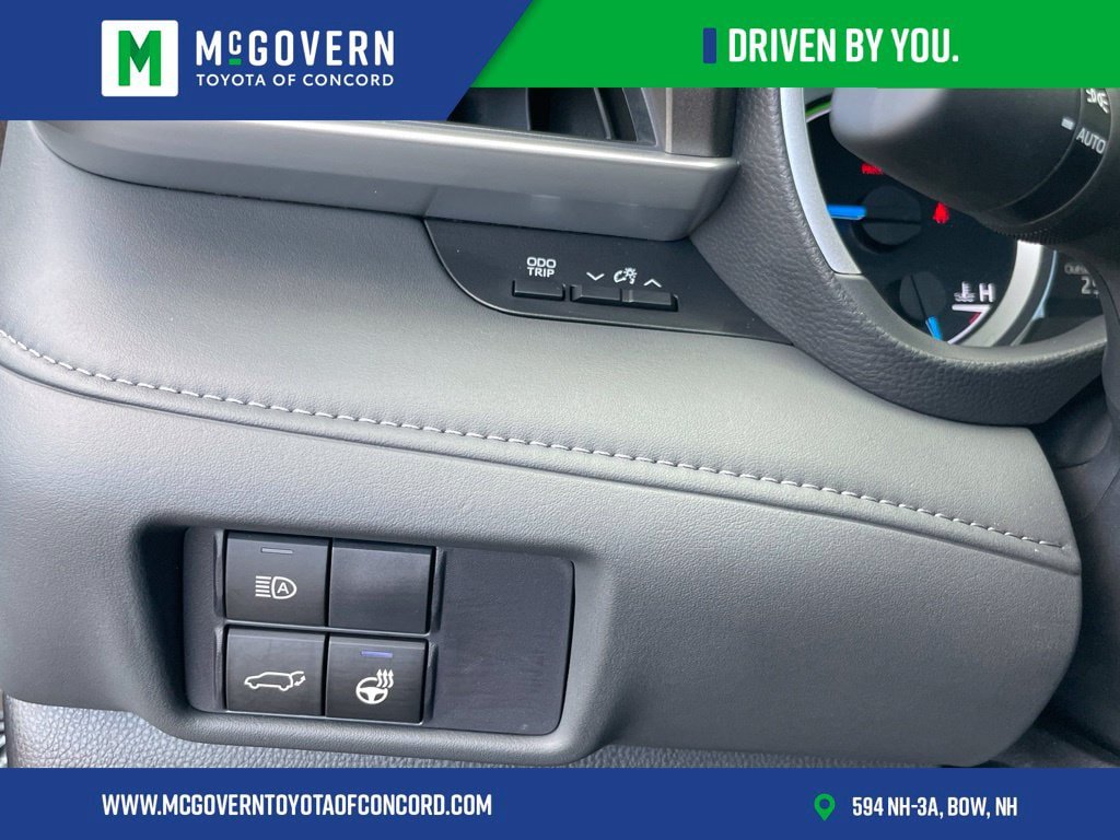 Used 2026 Toyota Highlander XLE AWD/4WD image 16