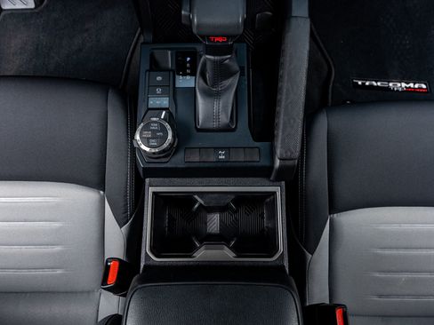 Used 2025 Toyota Tacoma TRD Off-Road image 25