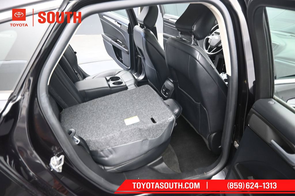 Used 2020 Ford Fusion Energi Titanium FWD image 31