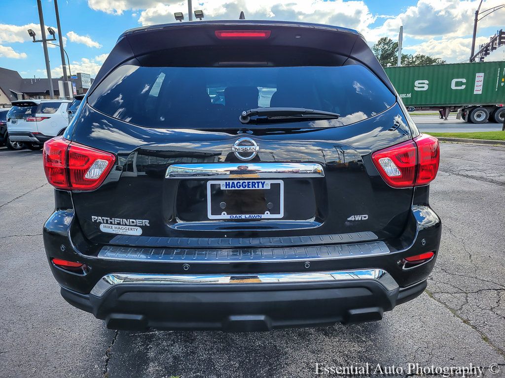 Used 2020 Nissan Pathfinder S AWD/4WD image 5