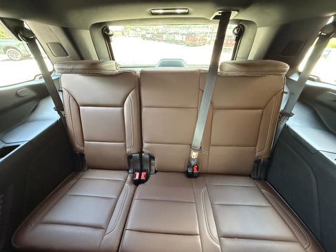 Used 2021 Chevrolet Tahoe High Country w/ Premium Package image 14