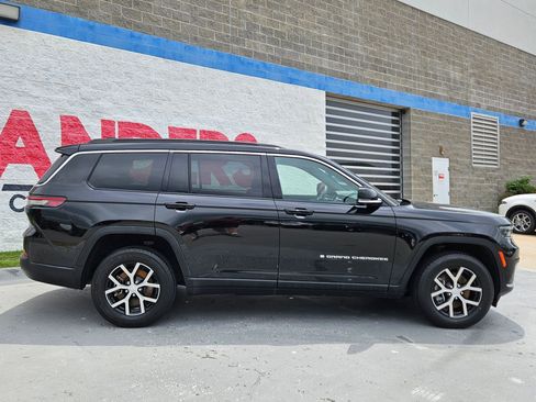 Used 2024 Jeep Grand Cherokee L Limited w/ Luxury Tech Group II AWD/4WD image 8