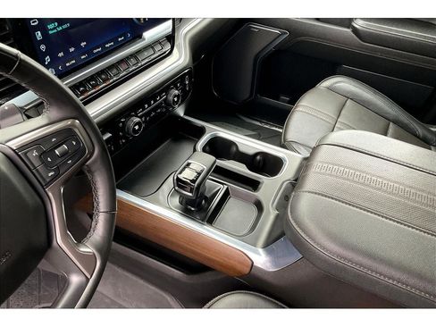 Used 2024 Chevrolet Silverado 1500 High Country w/ Technology Package image 18