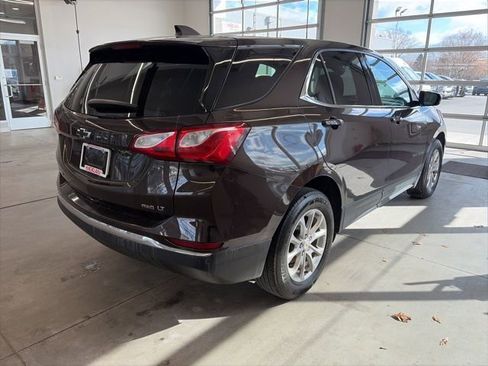 Used 2020 Chevrolet Equinox LT w/ Driver Convenience Package image 4