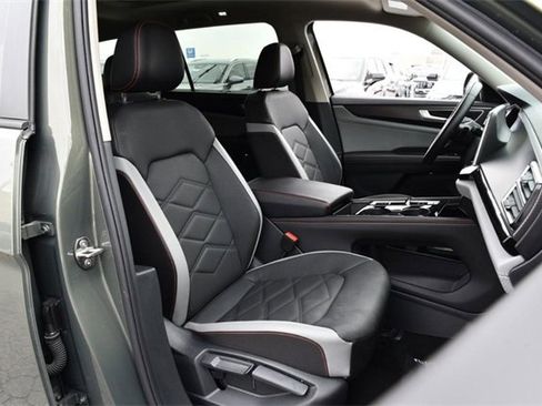 Certified 2025 Volkswagen Atlas Peak Edition SE image 20