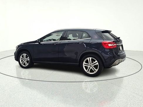 Used 2018 Mercedes-Benz GLA 250 4MATIC w/ Premium Package image 5