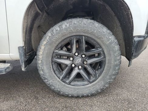 Used 2021 Chevrolet Silverado 1500 LT Trail Boss w/ Convenience Package II image 15