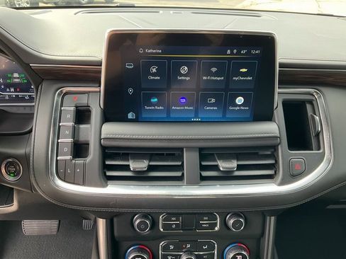 Used 2022 Chevrolet Tahoe LT w/ Luxury Package image 13