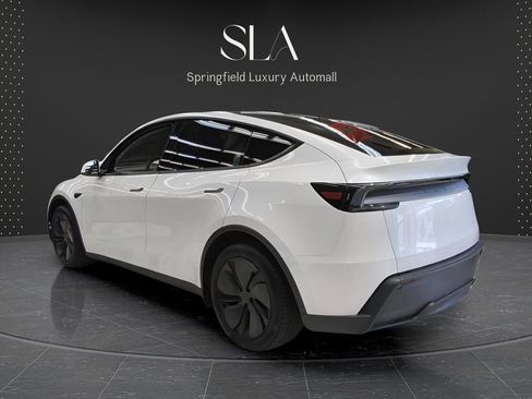 Used 2026 Tesla Model Y Long Range AWD/4WD image 5