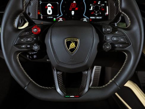 Used 2024 Lamborghini Revuelto AWD/4WD image 40