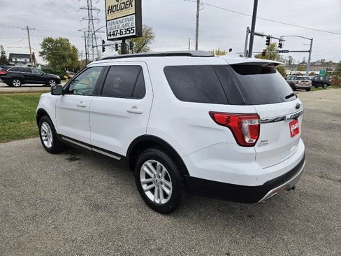 Used 2017 Ford Explorer XLT image 8