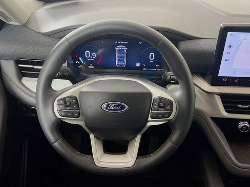 Used 2026 Ford Explorer Active image 15