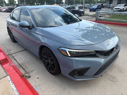 Used 2022 Honda Civic Sport Touring image 4