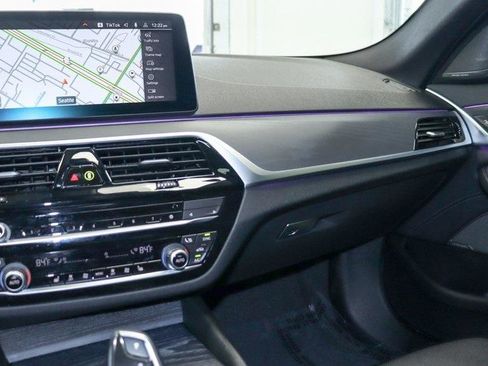Used 2022 BMW 530i xDrive w/ Premium Package image 22