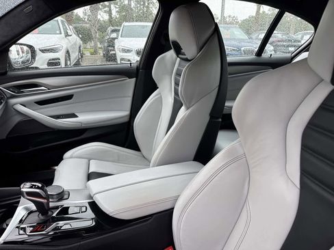 Used 2021 BMW M5 image 21