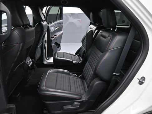 Certified 2025 Ford Explorer ST-Line w/ Premium Package image 20