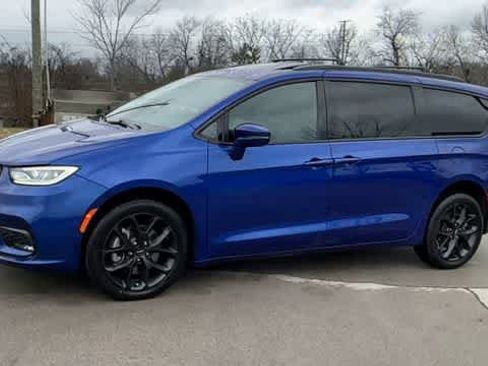 Certified 2021 Chrysler Pacifica Limited w/ Premium & Safety Sphere Group AWD/4WD image 4