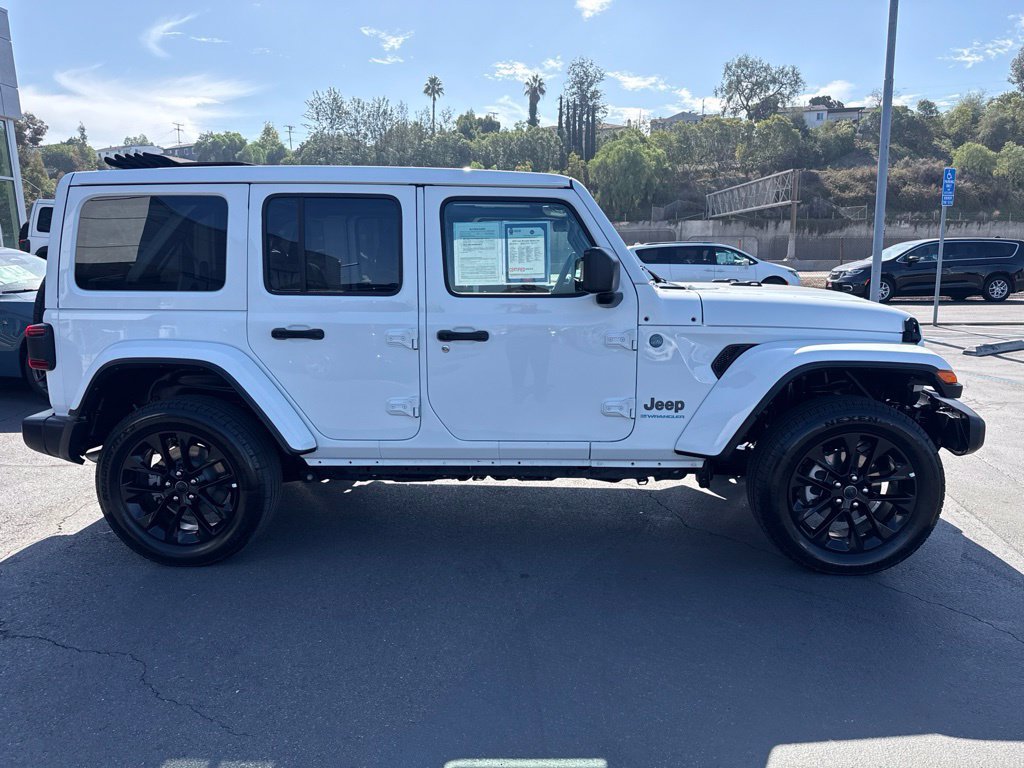 Certified 2025 Jeep Wrangler Unlimited Sahara w/ Safety Group AWD/4WD image 10
