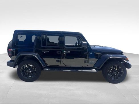 Used 2025 Jeep Wrangler Unlimited Sahara AWD/4WD image 14