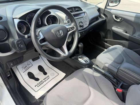 Used 2013 Honda Fit image 9
