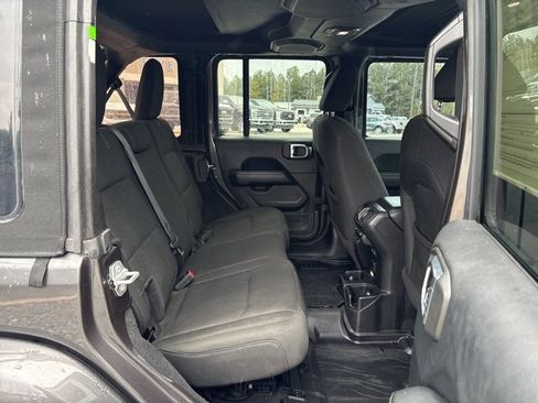 Used 2018 Jeep Wrangler Unlimited Sahara w/ LED Lighting Group image 22