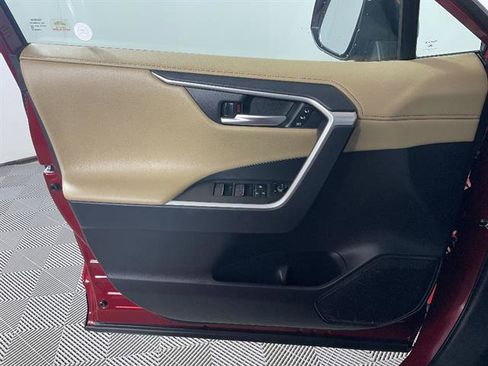 Certified 2025 Toyota RAV4 Limited w/ Advanced Technology Package image 19