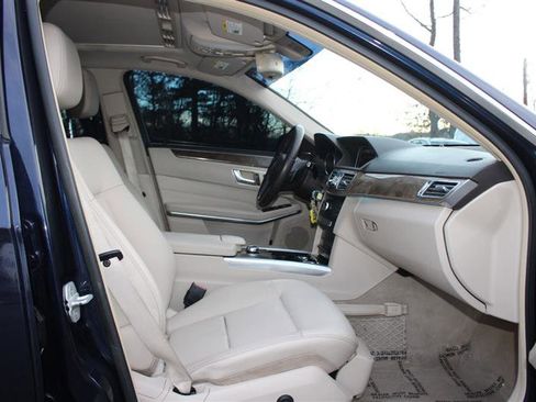 Used 2016 Mercedes-Benz E 350 4MATIC Sedan w/ Premium Package image 12